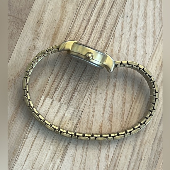 Carriage Ladies Watch Indiglo White Dial Two Tone Stretch Stainless Bracelet - Picture 5 of 8